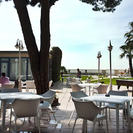 Amaraigua (adults Only)